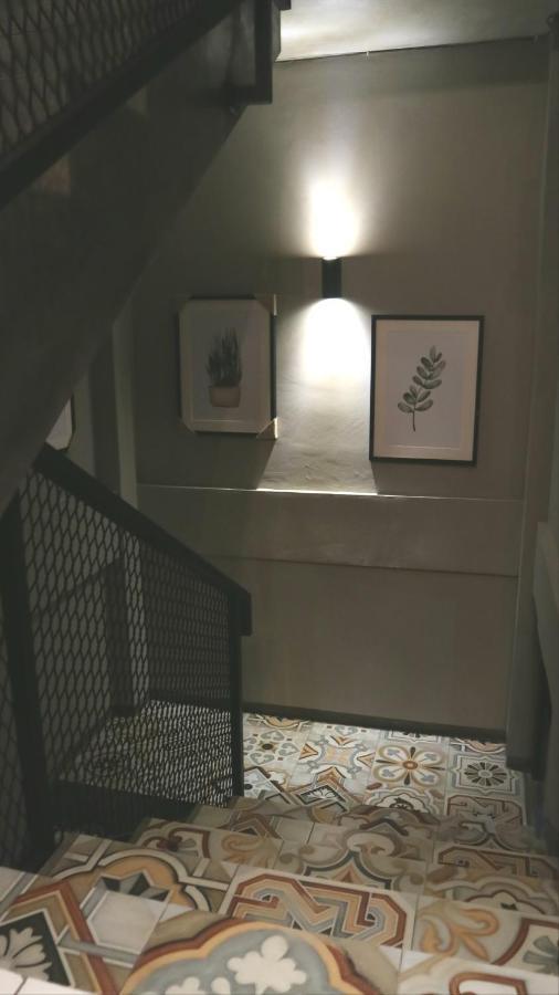 Sabi Guest House - Strategic Family -Married Couples Only- Hostel In Prawirotaman Джокьякарта Экстерьер фото