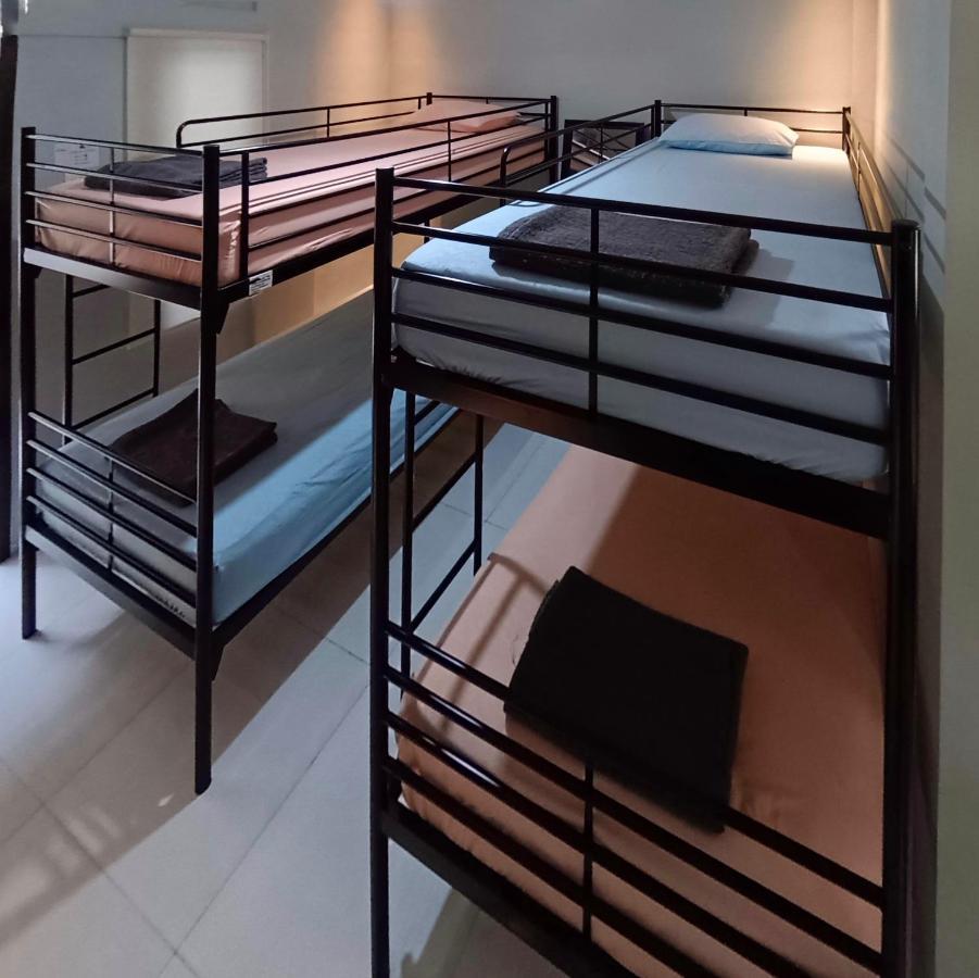 Sabi Guest House - Strategic Family -Married Couples Only- Hostel In Prawirotaman Джокьякарта Экстерьер фото