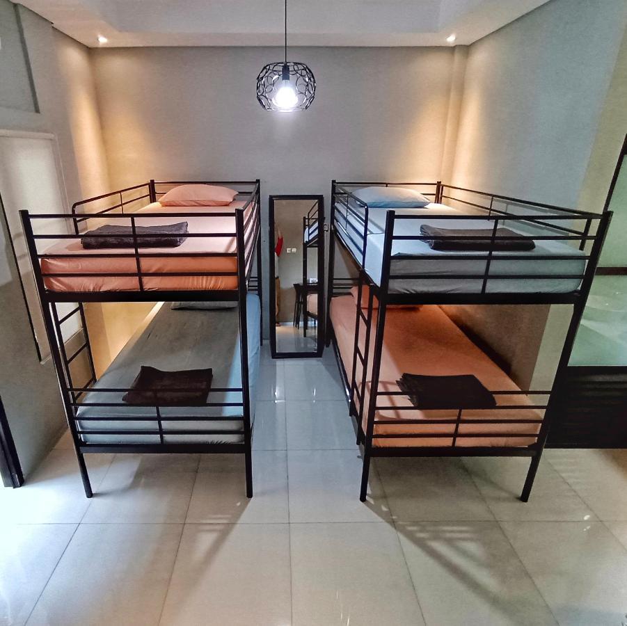 Sabi Guest House - Strategic Family -Married Couples Only- Hostel In Prawirotaman Джокьякарта Экстерьер фото
